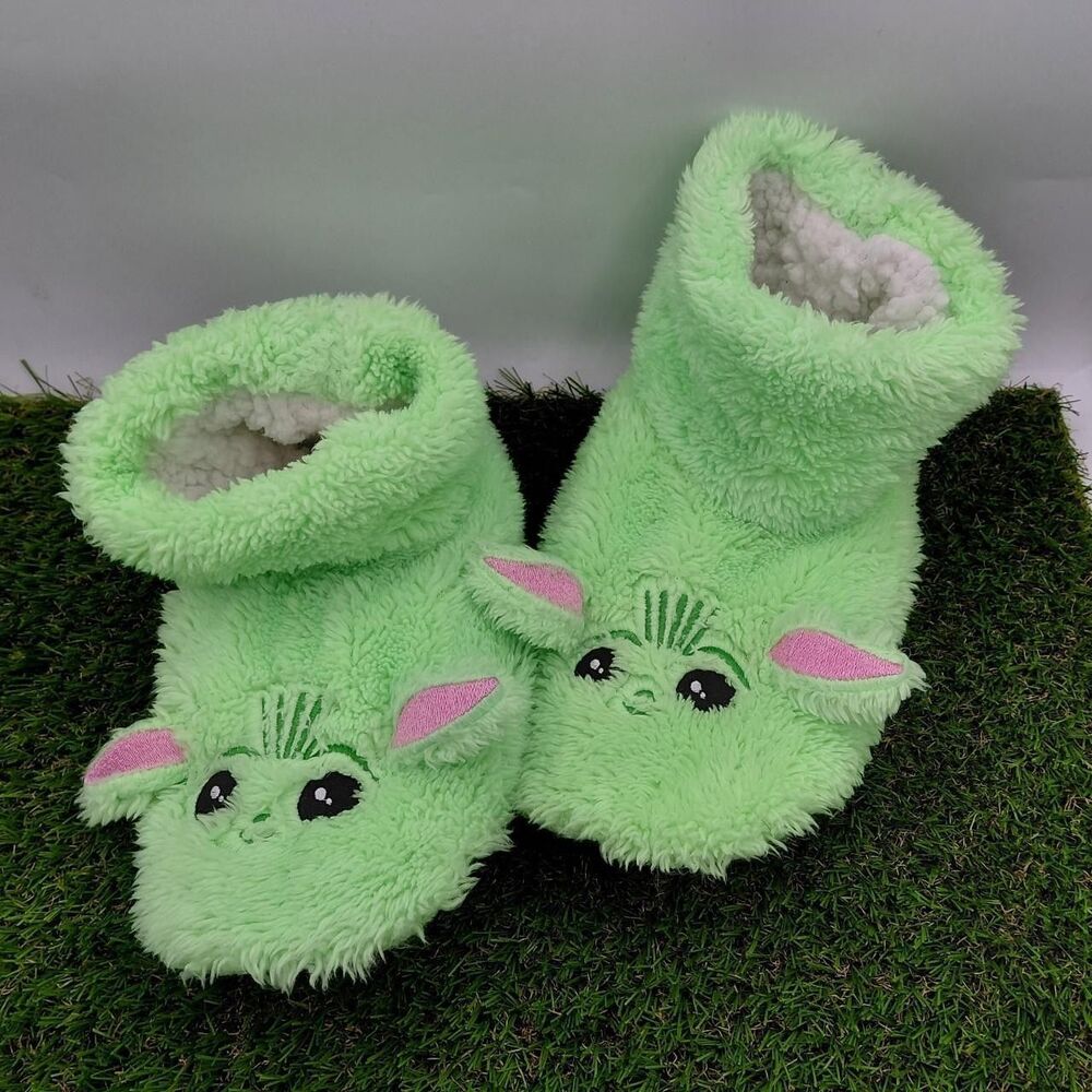 Fuzzy Grogu Slippers  Star Wars Mandalorian Baby Yoda Size S/M 5.5-7.5
